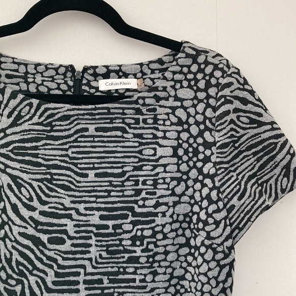 Patterned Calvin Klein Dress 👗 - Picture 2 of 5